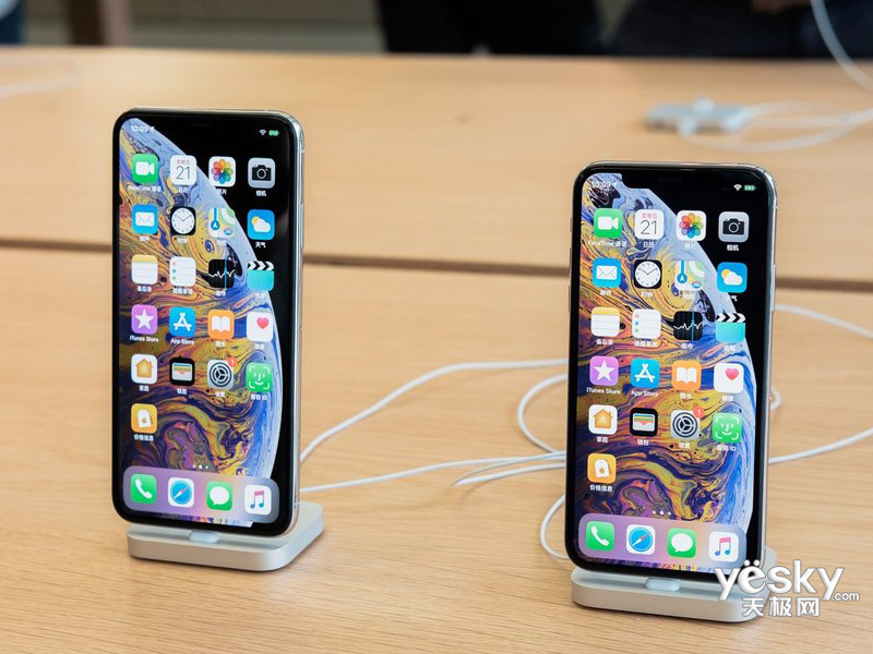 本人iPhoneX去苹果官方授权店换电池多少钱?,那极客修这样的上门维修手机商家多少钱?359元